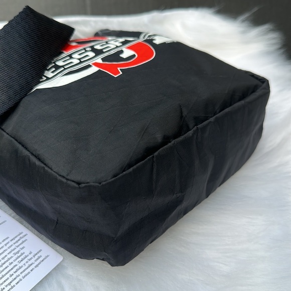 New GUESS Originals Crossbody Sport Bag - Picture 7 of 7